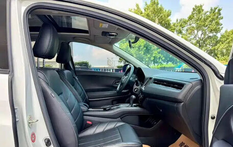 Honda Vezel, 2022 год, 1 185 000 рублей, 17 фотография