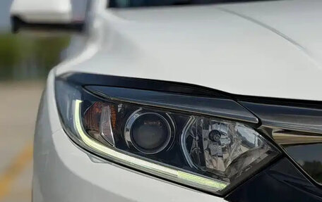 Honda Vezel, 2022 год, 1 185 000 рублей, 23 фотография