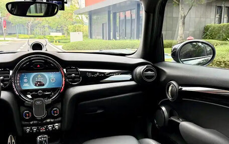 MINI Hatch, 2023 год, 13 фотография