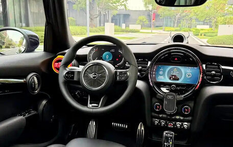 MINI Hatch, 2023 год, 11 фотография