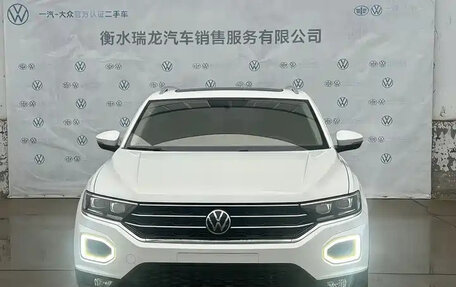 Volkswagen T-Roc I, 2021 год, 1 345 000 рублей, 2 фотография