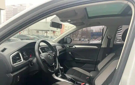 Volkswagen T-Roc I, 2021 год, 1 345 000 рублей, 3 фотография