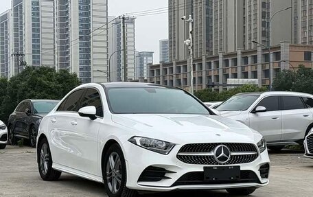 Mercedes-Benz A-Класс, 2022 год, 1 600 000 рублей, 3 фотография