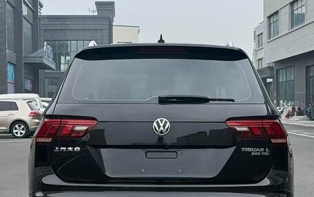 Volkswagen Tiguan II, 2021 год, 1 996 000 рублей, 4 фотография