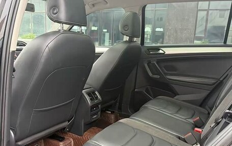 Volkswagen Tiguan II, 2021 год, 1 996 000 рублей, 7 фотография