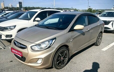Hyundai Solaris II рестайлинг, 2011 год, 730 000 рублей, 1 фотография