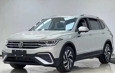 Volkswagen Tiguan II, 2022 год, 2 637 000 рублей, 1 фотография