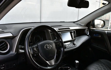 Toyota RAV4, 2018 год, 2 350 000 рублей, 14 фотография