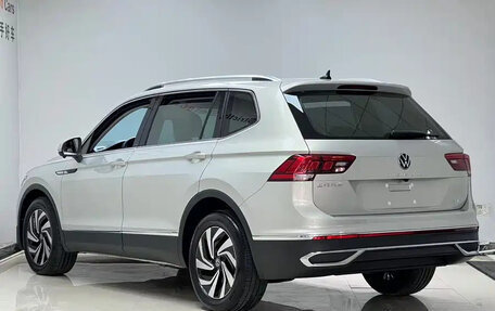 Volkswagen Tiguan II, 2022 год, 2 637 000 рублей, 4 фотография