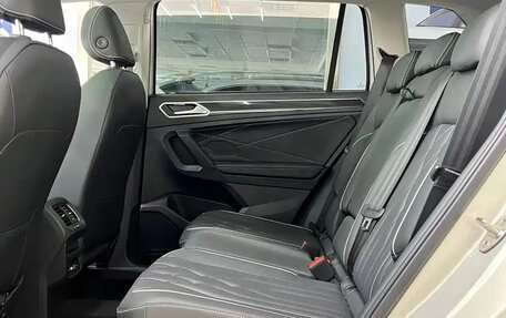 Volkswagen Tiguan II, 2022 год, 2 637 000 рублей, 12 фотография