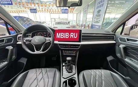 Volkswagen Tiguan II, 2022 год, 2 637 000 рублей, 8 фотография