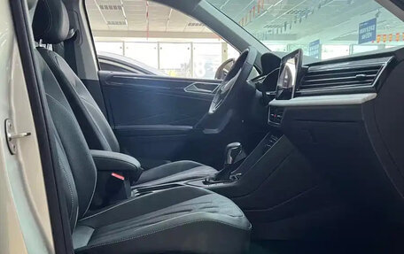 Volkswagen Tiguan II, 2022 год, 2 637 000 рублей, 19 фотография