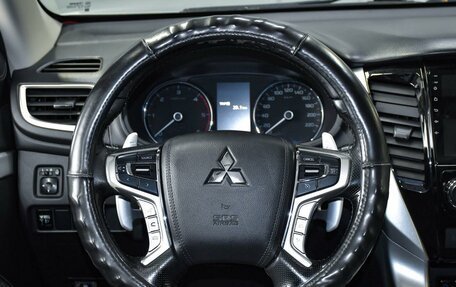 Mitsubishi Pajero Sport III рестайлинг, 2017 год, 2 999 000 рублей, 15 фотография