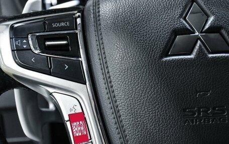 Mitsubishi Pajero Sport III рестайлинг, 2017 год, 2 999 000 рублей, 23 фотография