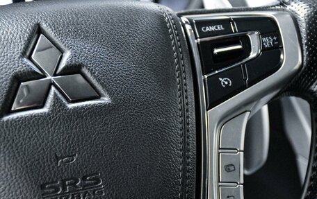 Mitsubishi Pajero Sport III рестайлинг, 2017 год, 2 999 000 рублей, 24 фотография