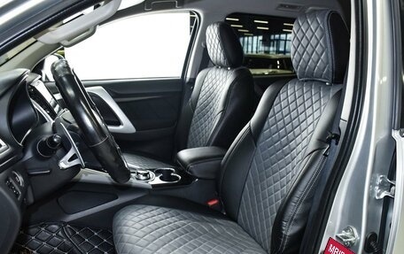 Mitsubishi Pajero Sport III рестайлинг, 2017 год, 2 999 000 рублей, 12 фотография