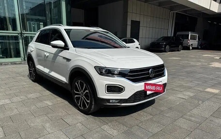Volkswagen T-Roc I, 2022 год, 1 913 111 рублей, 2 фотография