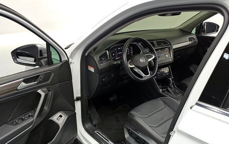 Volkswagen Tiguan II, 2022 год, 3 729 999 рублей, 9 фотография