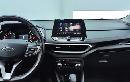 Chevrolet Tracker, 2022 год, 1 180 000 рублей, 8 фотография