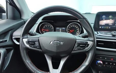 Chevrolet Tracker, 2022 год, 1 180 000 рублей, 9 фотография