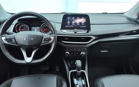 Chevrolet Tracker, 2022 год, 1 180 000 рублей, 7 фотография