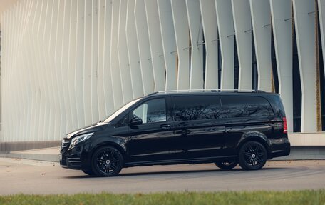 Mercedes-Benz V-Класс, 2018 год, 4 890 000 рублей, 1 фотография