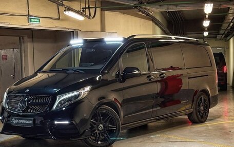 Mercedes-Benz V-Класс, 2018 год, 4 890 000 рублей, 3 фотография