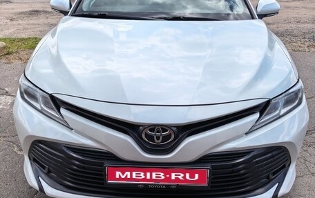 Toyota Camry, 2020 год, 2 350 000 рублей, 1 фотография