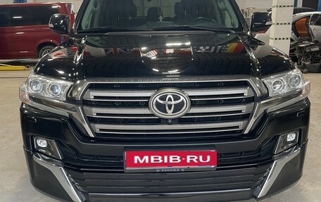 Toyota Land Cruiser 200, 2015 год, 4 680 000 рублей, 1 фотография