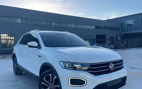 Volkswagen T-Roc I, 2022 год, 1 520 000 рублей, 3 фотография