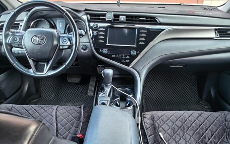 Toyota Camry, 2020 год, 2 350 000 рублей, 6 фотография