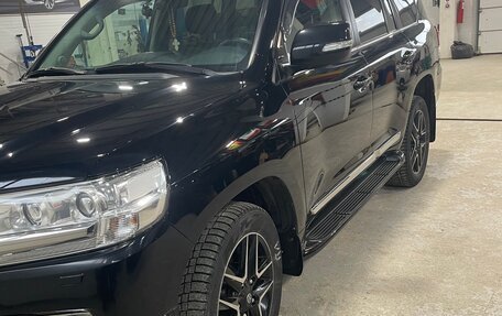 Toyota Land Cruiser 200, 2015 год, 4 680 000 рублей, 2 фотография