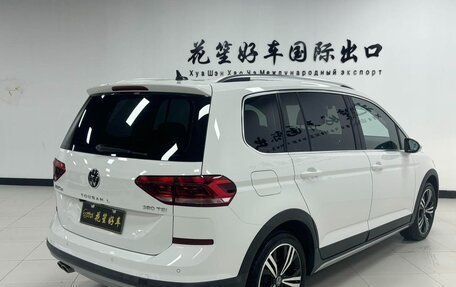 Volkswagen Touran III, 2022 год, 1 750 000 рублей, 4 фотография