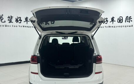 Volkswagen Touran III, 2022 год, 1 750 000 рублей, 7 фотография