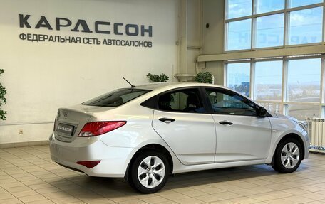 Hyundai Solaris II рестайлинг, 2015 год, 900 000 рублей, 2 фотография