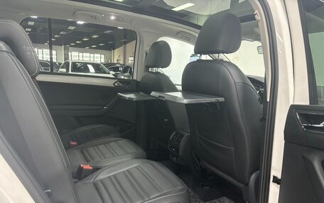 Volkswagen Touran III, 2022 год, 1 750 000 рублей, 23 фотография