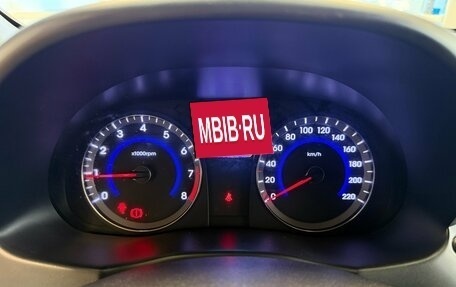 Hyundai Solaris II рестайлинг, 2015 год, 900 000 рублей, 11 фотография