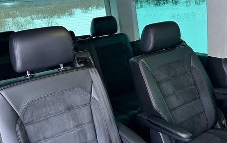 Volkswagen Multivan T6 рестайлинг, 2015 год, 2 815 000 рублей, 10 фотография