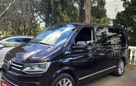 Volkswagen Multivan T6 рестайлинг, 2015 год, 2 815 000 рублей, 1 фотография