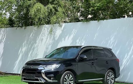 Mitsubishi Outlander III рестайлинг 3, 2022 год, 1 630 000 рублей, 1 фотография
