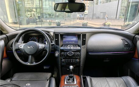 Infiniti QX70, 2013 год, 2 100 000 рублей, 16 фотография