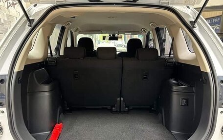 Mitsubishi Outlander III рестайлинг 3, 2022 год, 1 570 000 рублей, 11 фотография