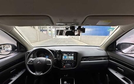 Mitsubishi Outlander III рестайлинг 3, 2022 год, 1 570 000 рублей, 8 фотография