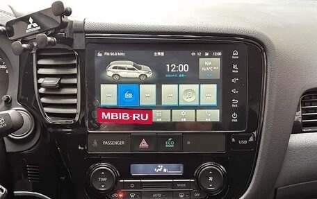 Mitsubishi Outlander III рестайлинг 3, 2022 год, 1 570 000 рублей, 9 фотография