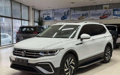 Volkswagen Tiguan II, 2022 год, 2 270 000 рублей, 1 фотография