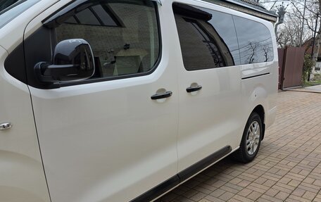 Peugeot Traveller I, 2019 год, 2 900 000 рублей, 5 фотография