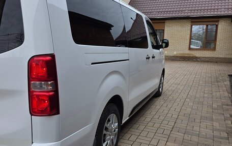 Peugeot Traveller I, 2019 год, 2 900 000 рублей, 8 фотография