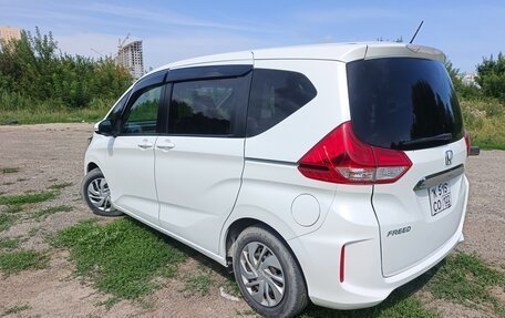 Honda Freed II, 2018 год, 1 370 000 рублей, 3 фотография