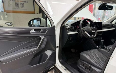Volkswagen Tiguan II, 2022 год, 2 270 000 рублей, 8 фотография