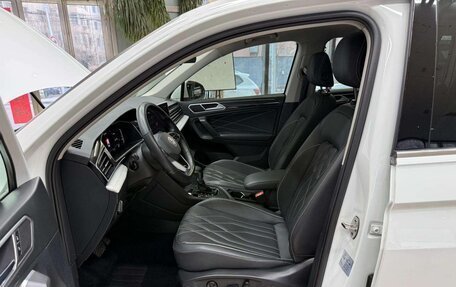 Volkswagen Tiguan II, 2022 год, 2 270 000 рублей, 9 фотография